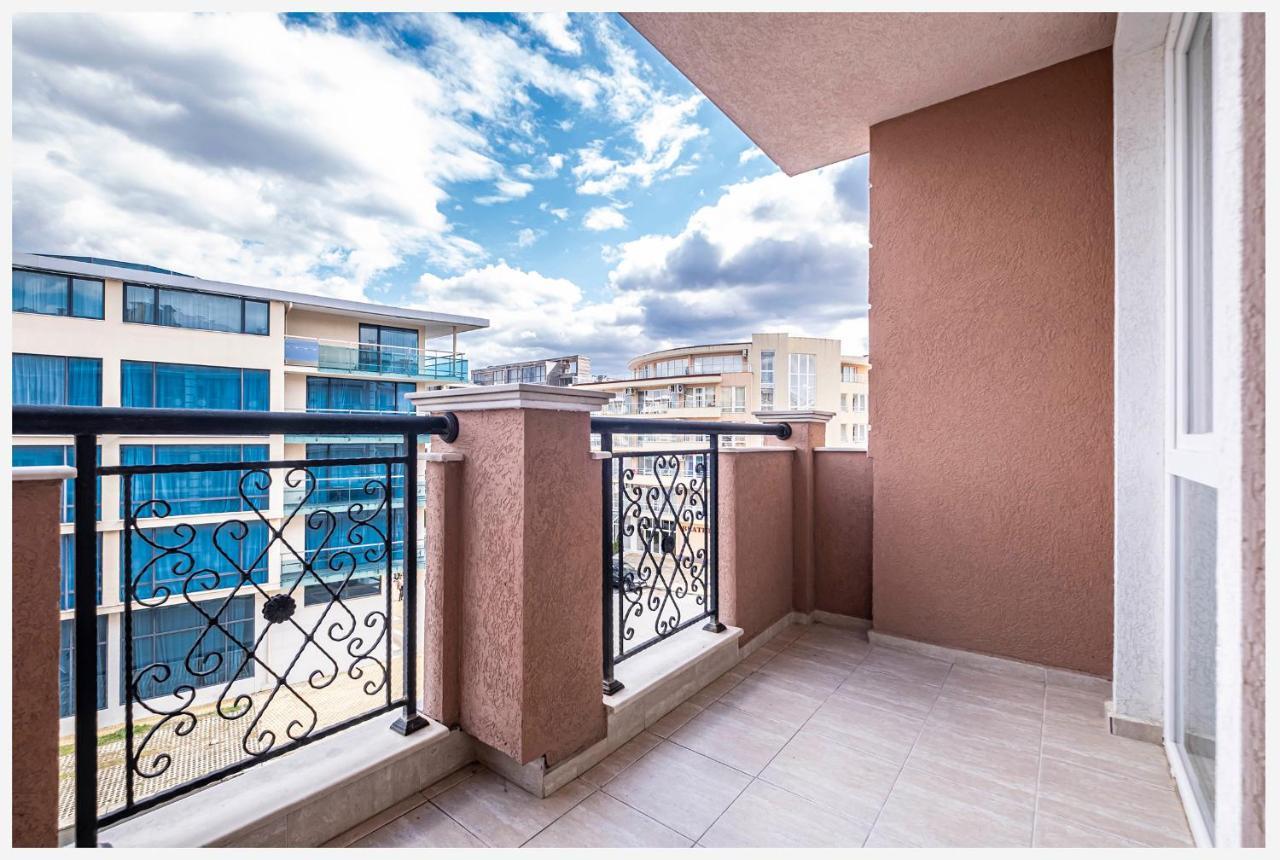 Casa Rossa 2 Lägenhet Slăntjev Brjag Exteriör bild